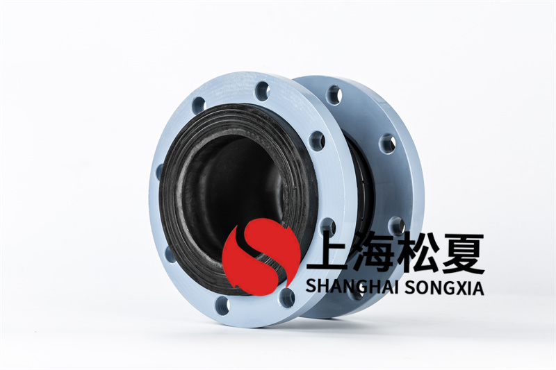 翻邊的橡膠接頭與扣槽的橡膠接頭間的相同之處和不同之處。